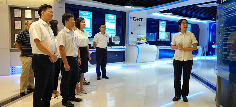 1723170348302255.jpg 参观展厅.jpg