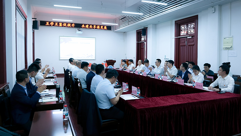 1743561064120385.jpg 9个党支部开展经验交流.jpg